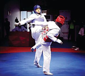 Sepanjang Senin, Sumbar Boyong 2 Emas, Delva Riski dan Iwan Samuray Berjaya di Final 2 atlet taekwondoin sumbar raih emas