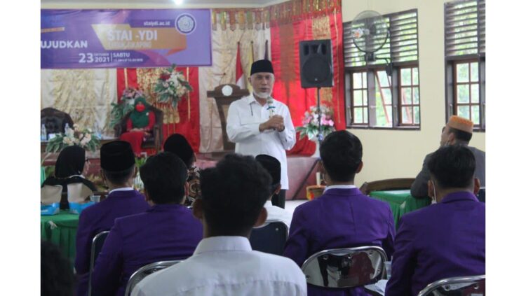Mahyeldi: Mahasiswa STAI-YDI Miliki Modal Wujudkan Sumbar Madani 1 ARAHAN—Gubernur Sumbar Mahyeldi saat berikan arahan kepada para mahasiswa dan mahasiswi di Kampus STAI-YDI Lubuk Sikaping, Sabtu (23/10).