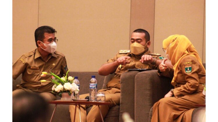 ARAHAN— Wagub Sumbar Audy Joinaldy menghadiri Sosialisasi dan Peluncuran Program Kelas Industri PUPR Kerjasama Dinas Pendidikan Sumbar dengan Balai Jasa Konstruksi Wilayah 1.