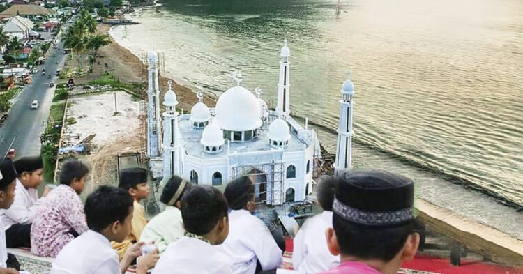 Fenomena pengurus pengurus masjid yang kerap memarahi anak-anak yang meribut di masjid harus segera disikapi.
