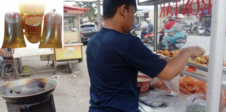 Harga Minyak Goreng Terus Naik, Tembus Rp18.000/Liter, Disdag Kota Padang Bakal Gelar Operasi Pasar 1 PEDAGANG GORENGAN IKUT TERIMBAS— Kenaikan harga minyak goreng sejak satu bulan terakhir, ikut berimbas kepada pedagang gorengan. Harga minyak goreng curah yang juga terus membumbung membuat pedagang makanan kecil ini kewalahan. Meski demikian, pedagang gorengan di kawasan Lapai, Kecamatan Nanggalo ini tidak menaikkan harga gorengan.