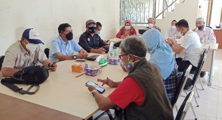 Bawaslu Kota Sawahlunto Miliki Aplikasi Pelayanan Online 1 SOSIALISASI— Bawaslu Kota Sawahlunto menggelar Sosialisasi Pelayanan Data dan Informasi Publik dengan melaunching tahapan aplikasi online terbaru, yaitu PPID Bawaslu Kota Sawahlunto, di ruang rapat Bawaslu Kota Sawahlunto di Lobang Panjang. Sosialisai juga diikuti insan pers.