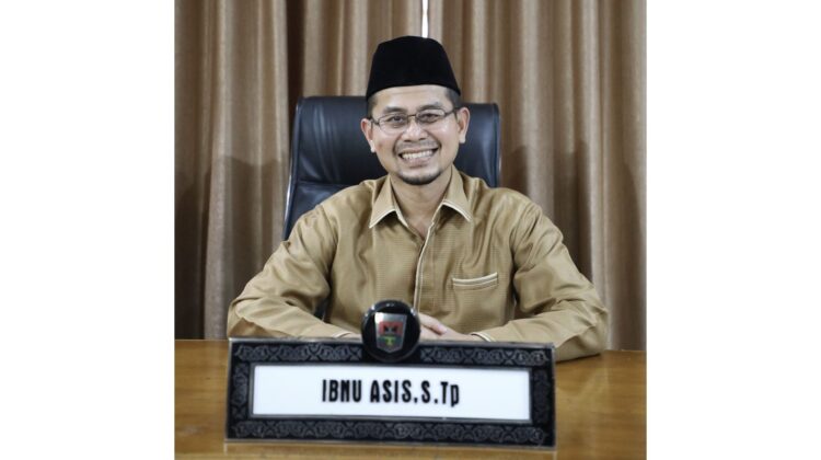 Ibnu Asis 
ketua DPD PKS Bukittinggi.