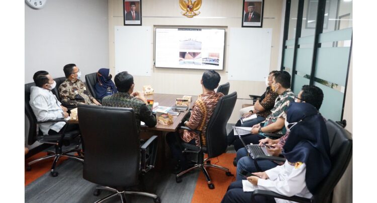 BANTUAN KEMENHUB— Bupati Tanahdatar Eka Putra saat berada di Kementerian Perhubungan untuk minta bantuan pembangunan Dermaga Singkarak.