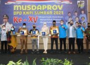 Bupati Benny DY Terima Penghargaan KNPI Award