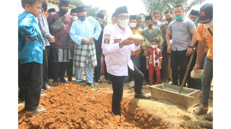 Keinginan dan harapan warga masyarakat dusun Lingkungan Jorong Baruh Bukit Nagari Andaleh Baruh Bukit Kecamatan Sungayang untuk memiliki sebuah masjid yang dicita-citakan sejak 20 tahun yang lalu akhirnya akan segera terwujud.