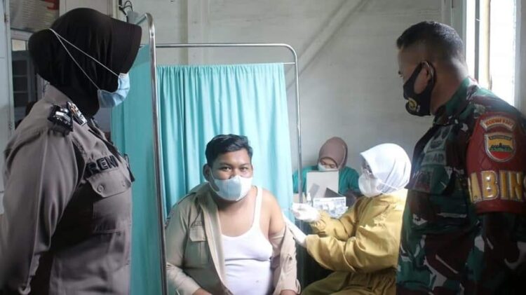 Tim Vaksin Provinsi, Tinjau Sumdarsin Tahap III 1 VAKSINASI— Pelayanan Maksimal Nakes Kota Padangpanjang dalam melayani Vaksinasi di Kota Padangpanjang.