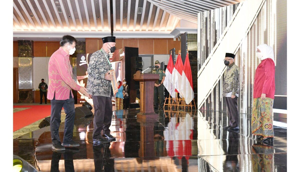 Gubernur Sumbar Terima Penghargaan