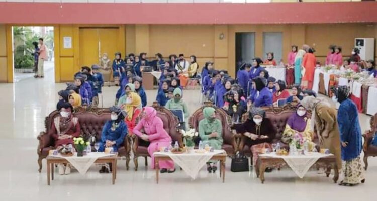 BUNDO KANDUANG— Para bundo kanduang menghadiri kegiatan peringatan HUT Bundo Kanduang Kota Solok ke-47.