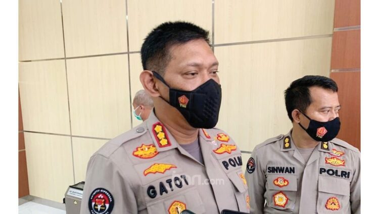 Pengakuan Terbaru Sopir Vanessa Angel, 1 Jam Sebelum Kecelakaan 1 UNGKAP—Kabid Humas Polda Jawa Timur Kombes Gatot Repli Handoko mengungkap pengakuan terbaru sopir Vanessa Angel, Tubagus Joddy.