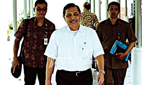 Terkait Bisnis PCR Luhut Binsar Bakal Dilaporkan 1 BAKAL DILAPORKAN—Menteri Koordinator Kemaritiman (Menko Maritim) Luhut Binsar Panjaitan bakal dilaporkan terkait dugaan bisnis tes Polymerase Chain Reaction (PCR) ke Polda Metro Jaya.