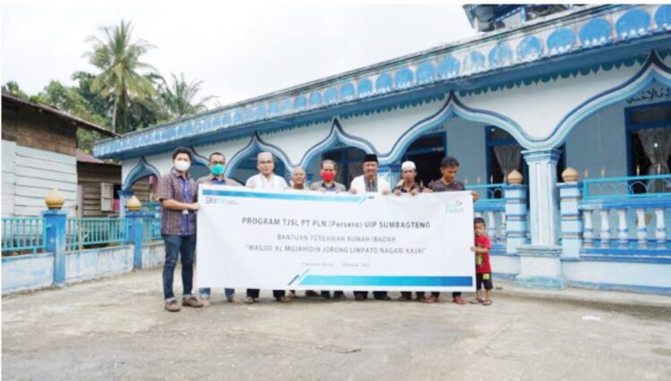 PLN UIP SUMBAGTENG berikan bantuan dana untuk pembangunan Masjid Al Mujahidin Nagari Kajai Pasaman Barat.