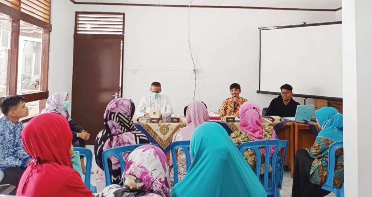 KOTA SEHAT— Forum Kota Sehat (FKS) Bukittinggi melakukan pembinaan kota sehat di Kelurahan Parit Antang, Kecamatan ABTB untuk mewujudkan lingkungan sehat.