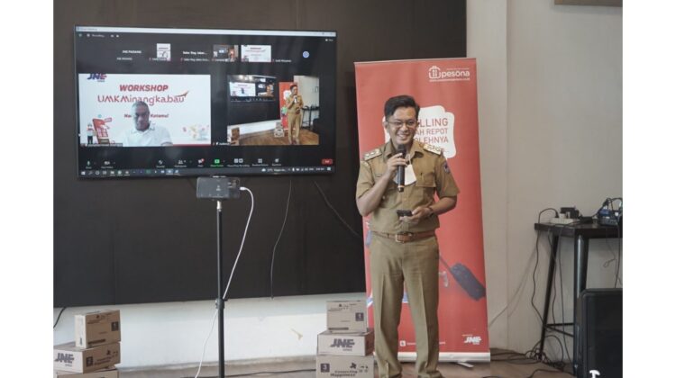 Pemko Payakumbuh Gandeng JNE Lahirkan UMKM Tangguh 1 ARAHAN—Wawako Erwin Yunaz saat memberikan arahan dalam kegiatan UMKM Tangguh.