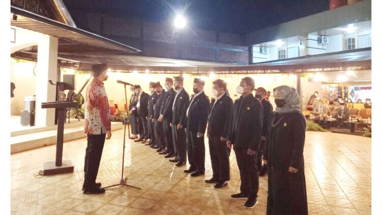 Dalam meningkatkan silaturahmi serta menjaga kerukunan umat beragama di Kota Bukittinggi, Forum Kerukunan Umat Beragama (FKUB) Kota Bukittinggi menggelar malam kebersamaan sekaligus pengukuhan pengurus, di Hotel Dymens Bukittinggi, Kamis (29/10).