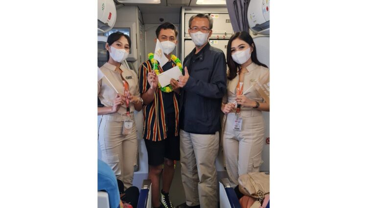 SUPER AIR JET segera terbang ke Surabaya secara reguler (berjadwal harian) melalui Terminal 1 Bandar Udara Internasional Juanda di Sidoarjo (SUB) yang dilayani langsung dari Terminal 2D Bandar Udara Internasional Soekarno-Hatta di Tangerang (CGK).