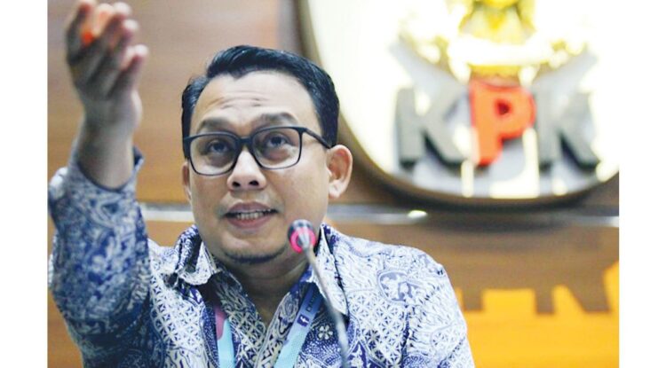 KETERANGAN PERS— Pelaksana Tugas (Plt) Juru Bicara KPK Ali Fikri memberikan keterangan terkait dilaporkannya Luhut Binsar Pandjaitan dan Erick Tohir dalam bisnis tes PCR.