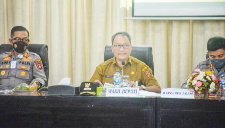 Akhir 2021, Targetkan Vaksinasi 70 Persen di Kabupaten Agam 1 TARGET VAKSIN— Berkomitmen mencapai target 70 persen cakupan vaksinasi Covid-19 di akhir tahun, Satuan Tugas (Satgas) Penanganan Covid-19 Kabupaten Agam menyiapkan sejumlah strategi.