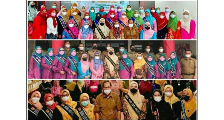 Bunda Paud Kota Bukittinggi lantik dan kukuhkan Bunda PAUD tingkat kecamatan. Pengukuhan dilakukan secara bertahap di tiga kecamatan, Senin (8/11).