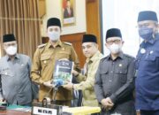 Wako Bukittinggi Hantarkan Ranperda APBD 2022, PAD Dirancang Sebesar Rp 121 Miliar