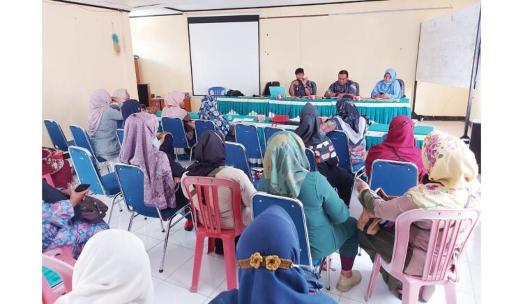 RESAH— Warga Tarok Dipo diresahkan dengan banyaknya oknum warga dari luar daerah yang membuang sampah sembarangan.