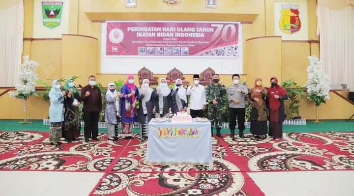 MUI dan Pemko Solok harus Sejalan Wujudkan Serambi Madinah 1 HADIRI MUSDA— Wali Kota Solok Zul Elfian menghadiri Musda MUI VIII Kota Solok.