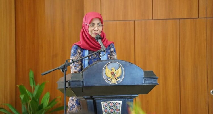 Sinthya Roesly
Direktur Keuangan dan Manajemen Resiko PLN.