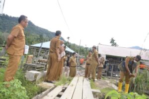 Memberikan Pelayanan yang Baik Bagi Masyarakat Sijunjung, Menjadi Hal yang Wajib Bagi Benny-Radi 2 1 10