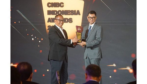 - PT PLN (Persero) meraih penghargaan The Best State Owned Enterprise In Nation Building dalam ajang CNBC Indonesia Awards 2021.