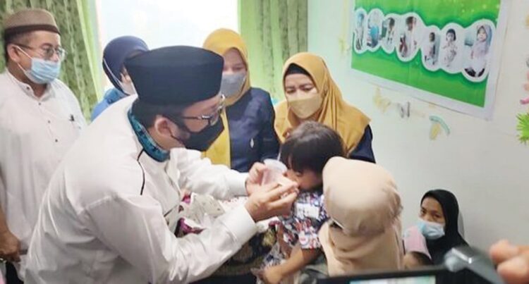 Wali Kota Padang Hendri Serpta memberikan perhatian yang besar terhadap program pencegahan kasus stunting di Kota Padang.