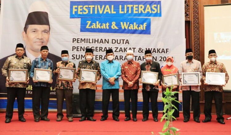 Kantor Wilayah Kementerian Agama Provinsi Sumatra Barat menggelar Festival Literasi Zakat dan Wakaf Tahun 2021, Kamis (16/12) di Hotel Pusako Bukittinggi.