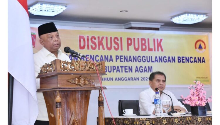 Tingkatkan Mitigasi Daerah Rawan Bencana di Kabupaten Agam 1 DISKUSI PUBLIK— Sekdakab Agam Edi Busti membuka Diskusi Publik penyusunan rencana penanggulangan bencana (RPB) di Hotel Sakura.