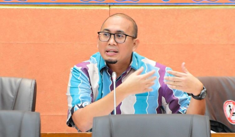 Andre Rosiade 
Anggota Komisi VI DPR RI 
dari Fraksi Partai Gerindra.