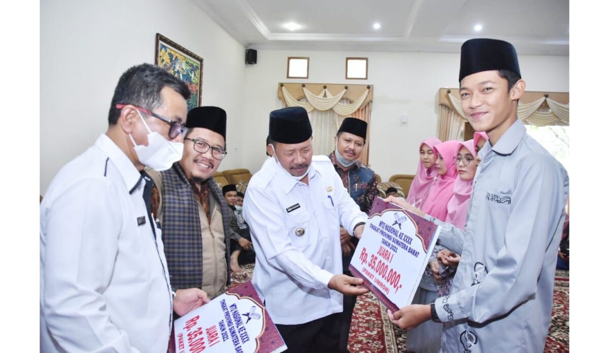 Bonus MTQ Diserahkan