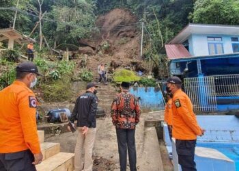 Tebing Bukit Lubuk Mata Kucing Longsor,  Wako Fadly Amran, Instruksikan OPD Segera Benahi