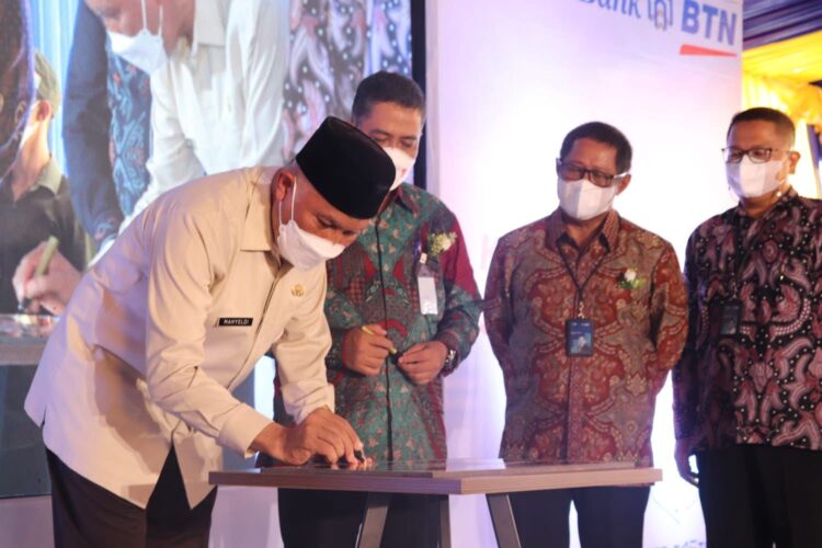 RESMIKAN—Kantor BTN Syariah Padang di Jalan Belakang Olo, Kecamatan Padang Barat, Padang, Selasa (28/12).