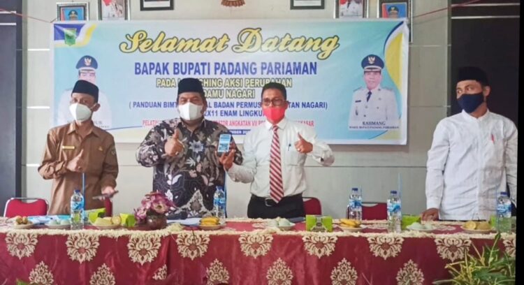 Bupati Padangpariaman Suhatri Bur , kemarin, mengahadiri launching panduan bimtek digital Badan Permusyawaratan Nagari (Padamu Nagari) Kecamatan 2x11 Enam Lingkung di Kantor Camat 2x11 Enam Lingkung.