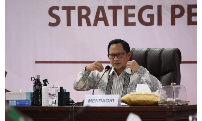 Mendagri Bakal Tegur Daerah yang Tak Capai Target Vaksinasi 1 Tito Karnavian
Menteri Dalam Negeri (Mendagri).