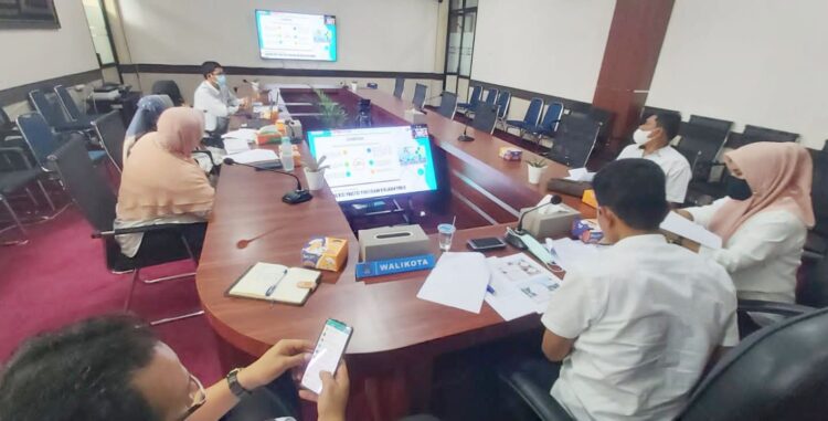 IKUTI IKK— Sejumlah Pegawai Pemko Payakumbuh saat mengikuti IKK.