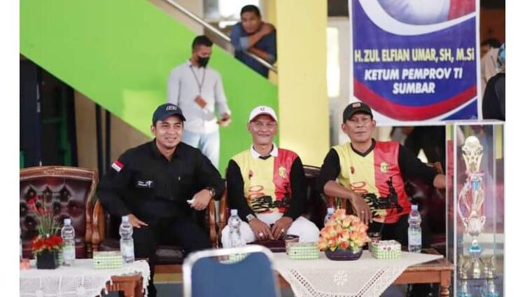 HADIRI KEJURDA— Wakil Walikota Solok Ramadhani Kirana Putra saat menghadiri Kejurda Taekwondo Walikota Solok Cup II tahun 2021.