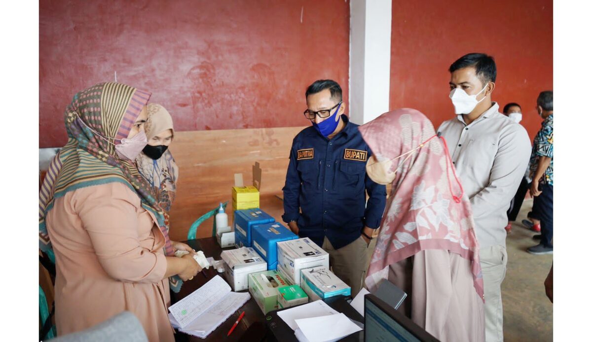 SETIAP WARGA YANG MASUK KE TANAH DATAR WAJIB VAKSIN