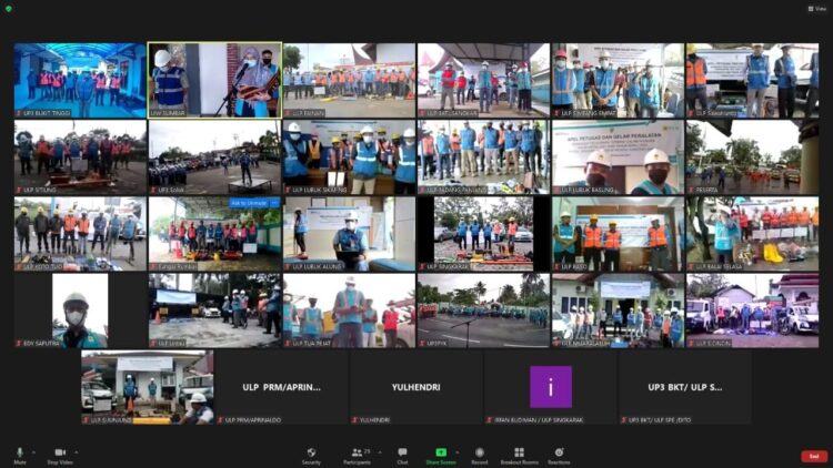 Siaga Natal dan Tahun Baru 2022, PLN UIW Sumbar Adakan Apel Petugas 1 APEL--PLN UIW Sumbar adakan Apel Petugas dalam rangka Siaga Natal dan Tahun Baru 2022 (Nataru), Jumat pagi (10/12).