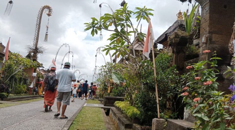 DESA  ADAT—Sesudut pemandangan Desa Adat Penglipuran Kubu Kabupaten Bangli Bali yang terkenal hingga manaca negara.