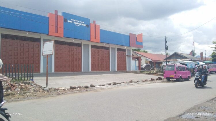 GEDUNG TEACHING FACTORY—Gedung  Teaching  Factory  SMKN 1 Sumbar terletak di Jalan M Yunus, Lubuk Lintah.
