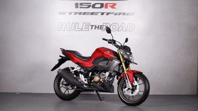 Gemilang Promo Akhir Tahun, Honda CB150R Diskon Rp 1,1 Juta 1 DISKON-Menara Agung memberikan diskon harga untuk pembelian Honda CB150R.