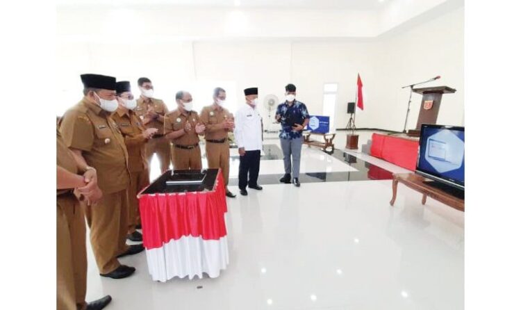 LAUNCHING— Kabupaten Agam daerah pertama di Provinsi Sumatera Barat melaunching aplikasi Sistem Informasi Tim Pembina Usaha Kesehatan Sekolah/Madrasah (SI-TPUKS/M).