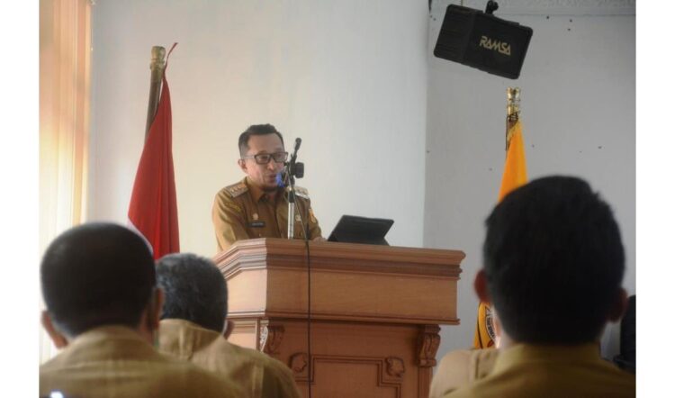 rut wujudkan tata kelola pemerintahan yang bersih, efektif, transparan, akuntabel serta pelayanan publik berkualitas dan terpercaya, Pemerintah Kabupaten Tanah Datar laksanakan Sosialisasi Implementasi Tanda Tangan Digital dan Sertifikat Elektronik, Senin (6/12) di aula kantor Bupati di Pagaruyung.