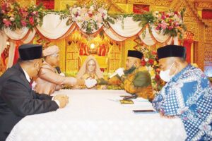 Kelurga Besar Zakkiruddin dan Jafrial Koyal Baminantu, The Wedding of Yelvi dan Refky Berlangsung Khidmat dan Lancar 2 10 1