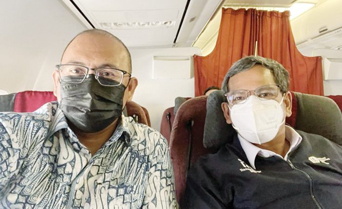 GERBONG KERETA— Anggota Komisi VI DPR RI asal Sumbar Andre Rosiade di gerbong kereta api beberapa waktu lalu.