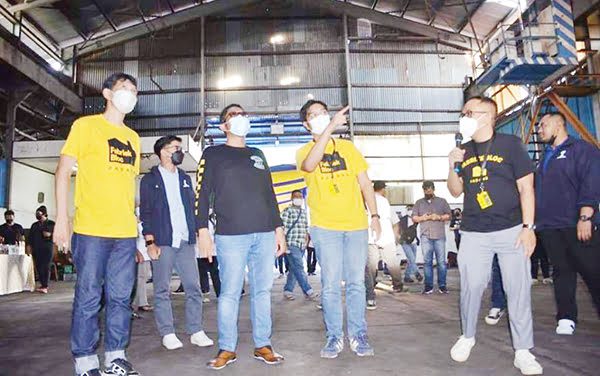 Fabriek Bloc Hadir di Padang, Bekas Pabrik Seng Ternama Disulap jadi Ruang Kreatif Publik 1 GROUND BREAKING— Wali Kota Padang Hendri Septa saat menghadiri groundbreaking Fabriek Blok, Rabu (12/1) sore di Jalan Prof Hamka KM 9,5 Kota Padang.